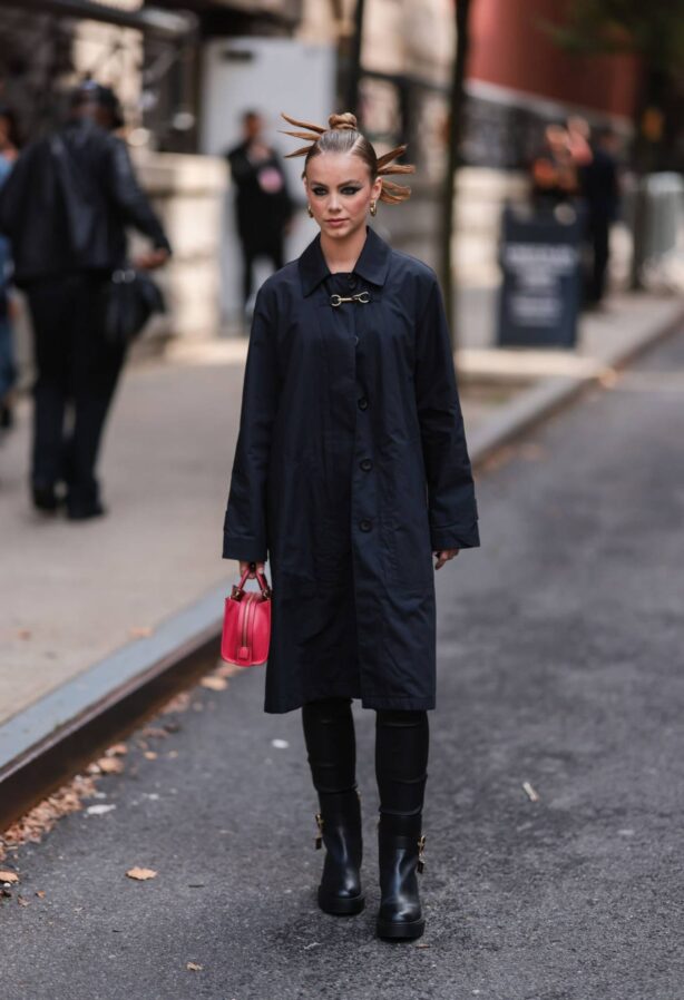 Anna Shumate - Street Style New York Fashion Week
