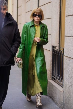 Anna Wintour - On a walk through Milan during Fashion Week