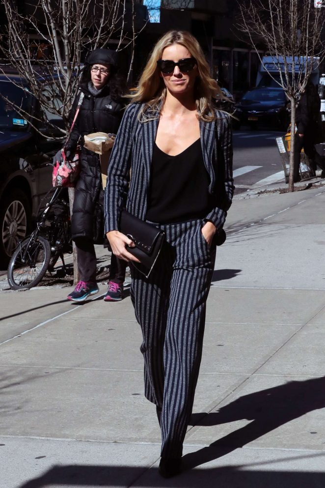 Annabelle Wallis out in New York