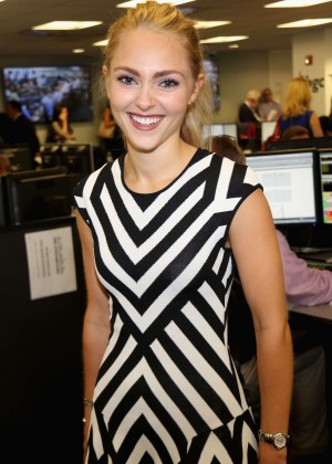 AnnaSophia Robb - Annual Charity Day 2015 hosted by Cantor Fitzgerald and BGC in NYC