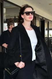 Anne Hathaway - Arriving at LAX Airport in LA