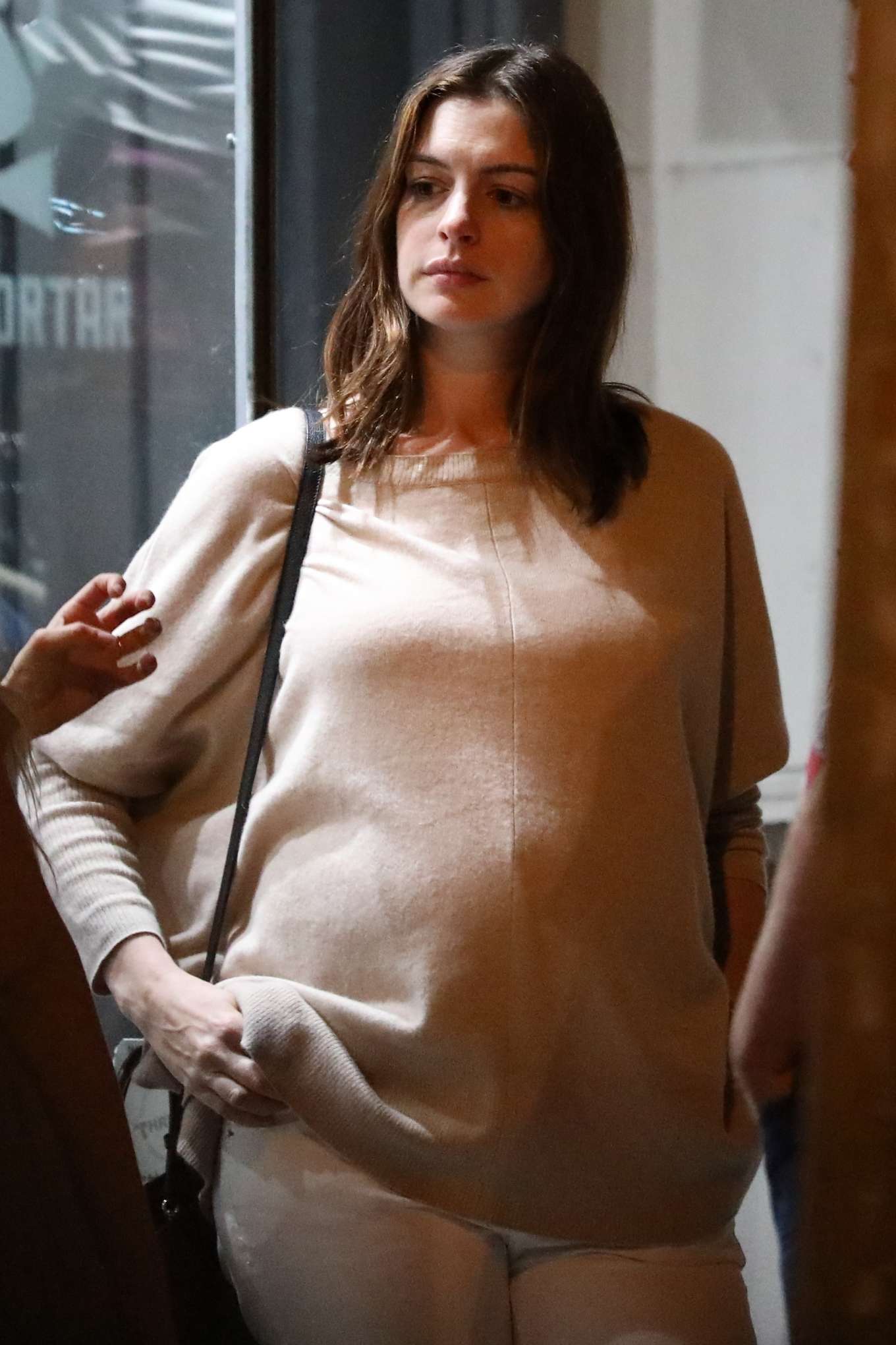Anne Hathaway at Jinpachi Sushi Restaurant in West Hollywood