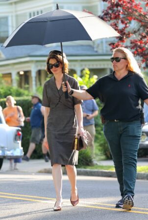 Anne Hathaway - Filming 'Mother's Instinct' in Union County in New Jersey