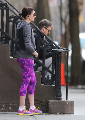 Anne Hathaway in Tights Heads to the gym in the West Village