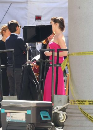 Anne Hathaway on the set of 'Ocean's Eight' in Los Angeles