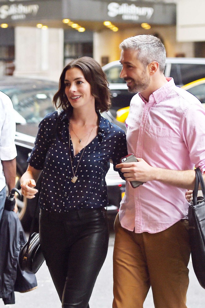 Anne Hathaway in Tight Pants Out in NYC