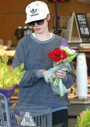 Anne Hathaway Shopping Flower in Beverly Hills