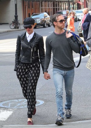 Anne Hathaway With Her Husband Out in NYC