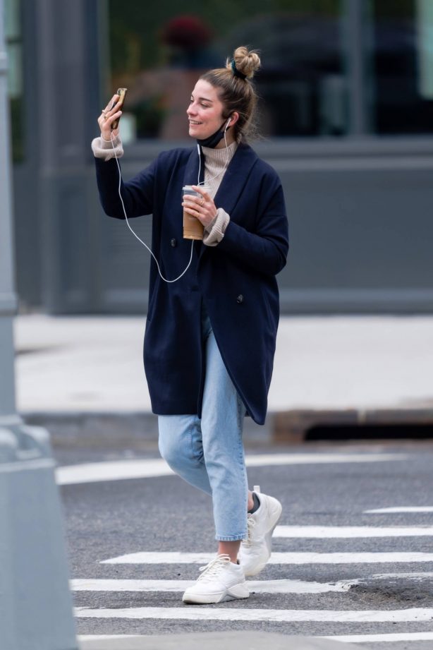 Annie Murphy - Seen on a video call while out in New York City