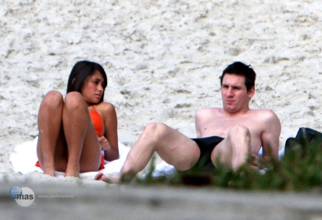Antonella Roccuzzo - Bikini Candids on holiday with Lionel Messi in Barra da Tijuca
