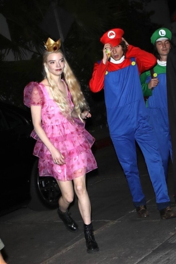 Anya Taylor-Joy - Dressed up as Princess Peach While attending a Halloween party