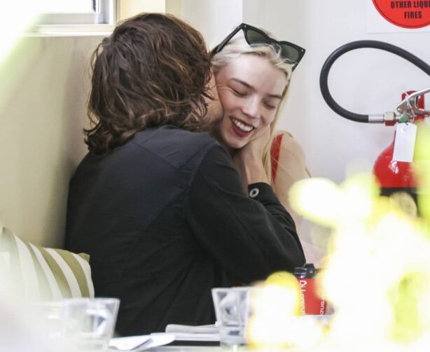 Anya Taylor-Joy - Eating lunch at Mark and Vinny's in Sydney
