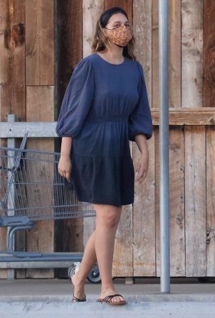 April Love Geary - In blue dress shopping candids at Vintage Grocers in Malibu