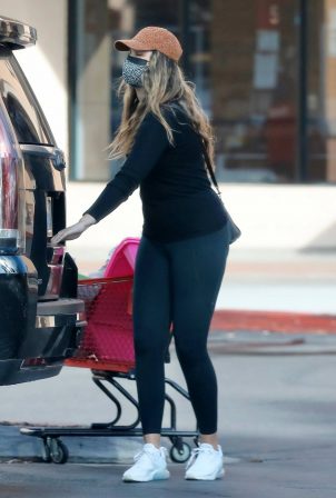 April Love Geary - Shopping candids at Michael's in Calabasas