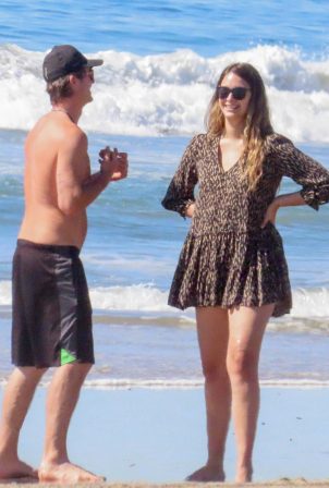 April Love Geary - With Robin Thicke at a beach in Malibu