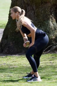 Arabella Chi - Workout candids in the park in London