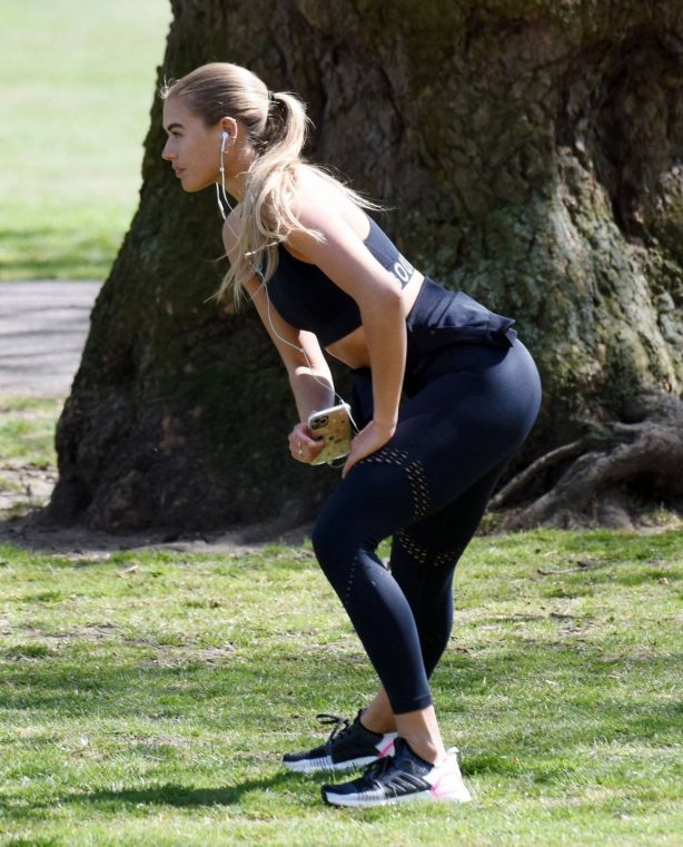 Arabella Chi - Workout candids in the park in London