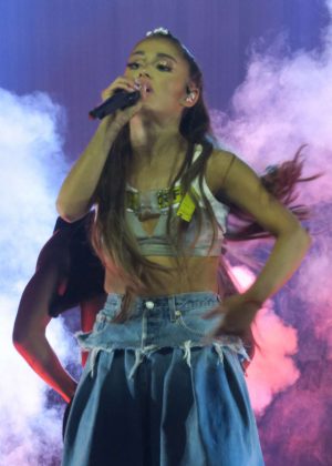 Ariana Grande - Brings her Dangerous Woman tour in Los Angeles