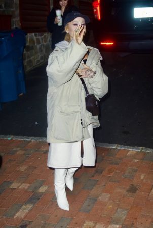 Ariana Grande - Going to see her brother, Frankie Grande, at 'The Rocky Horror Show'