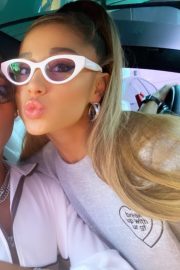 Ariana Grande - Instagram and social media