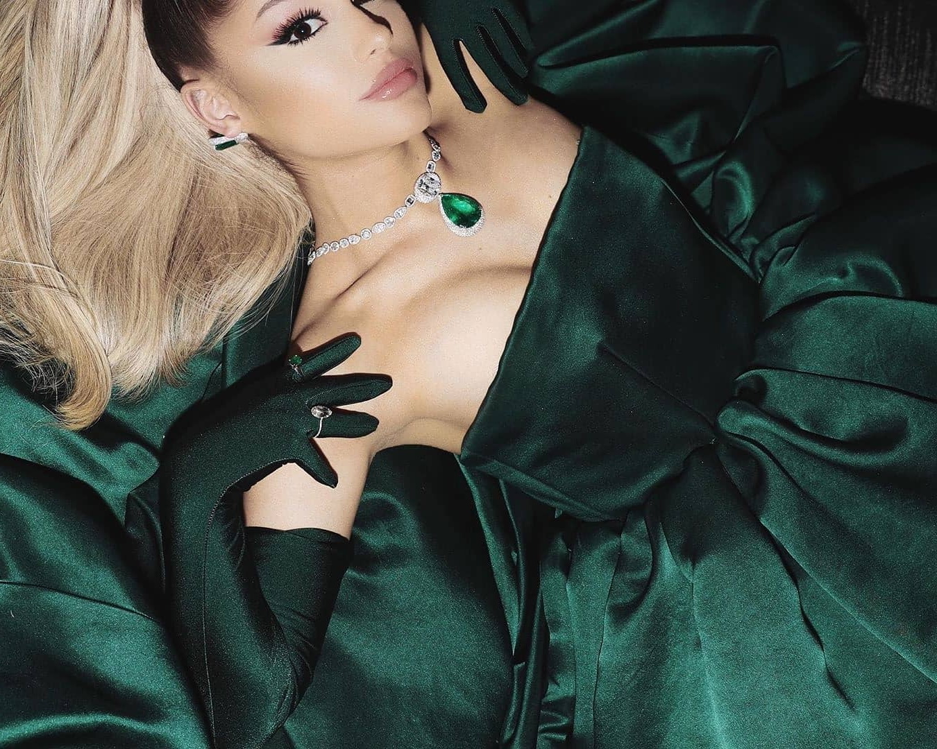 Ariana Grande â€“ Instagram and social media