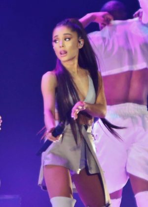 Ariana Grande - Performs a sold out show in Vancouver