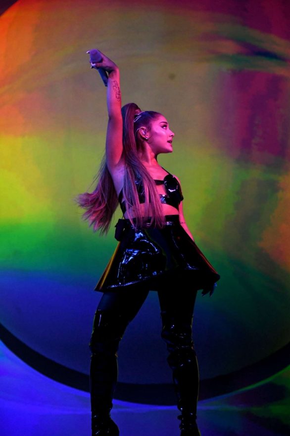 Ariana Grande Sweetener World Tour In London 14 Gotceleb