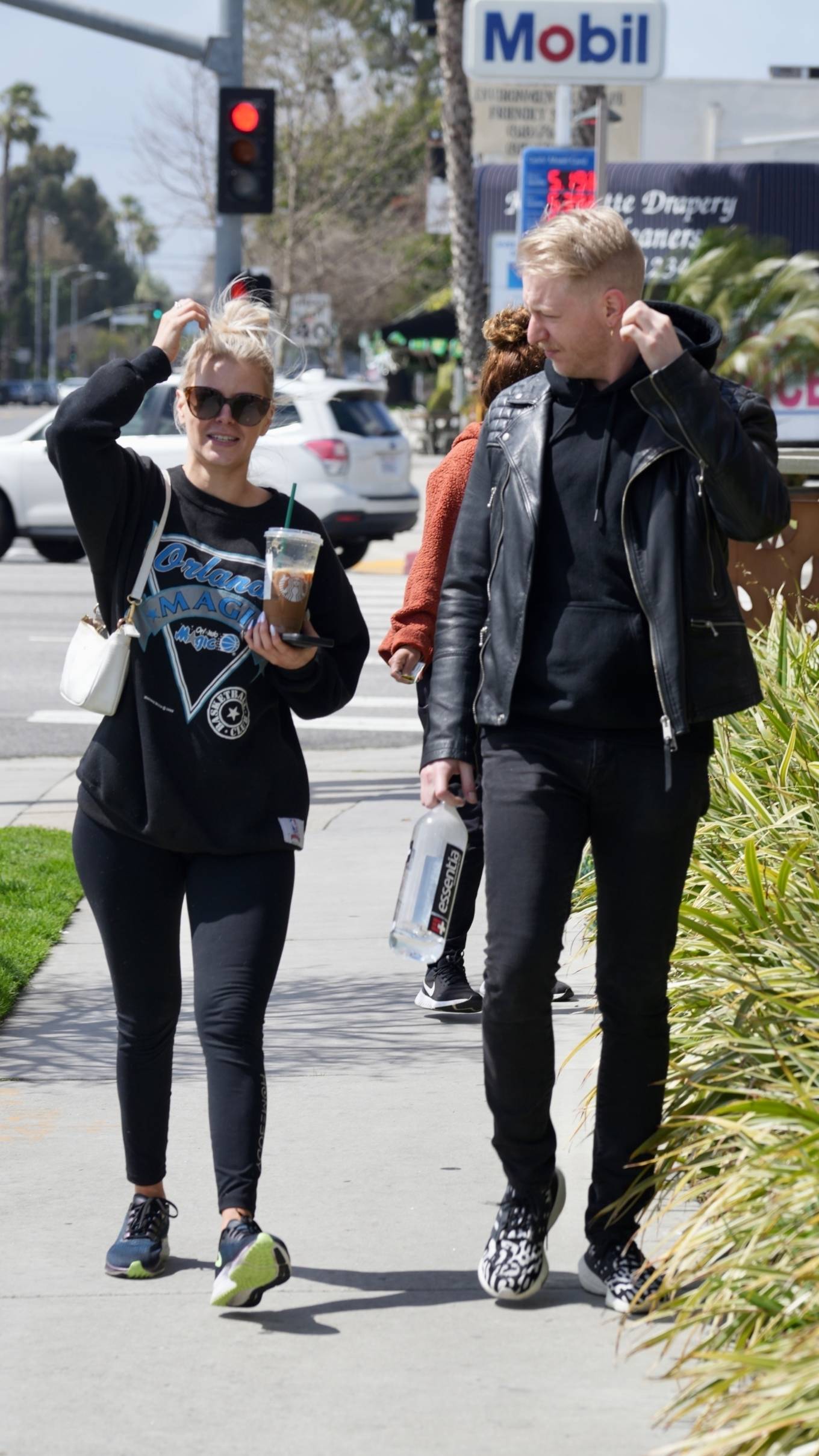 Ariana Madix 2023 : Ariana Madix – On a coffee run with a friend in Los Angeles-09