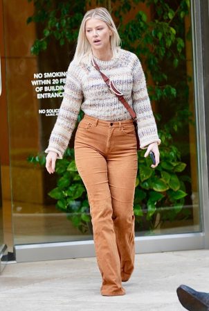 Ariana Madix - Seen while out in brown jeans in Pasadena