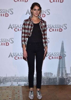 Ariane Labed - 'Assassin's Creed' Photocall in Paris