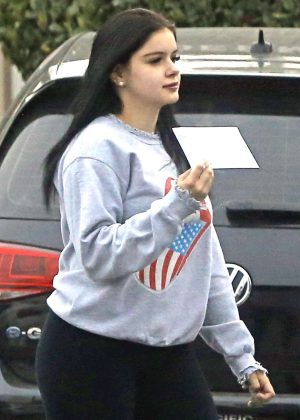 Ariel Winter at a pet store out in Studio City