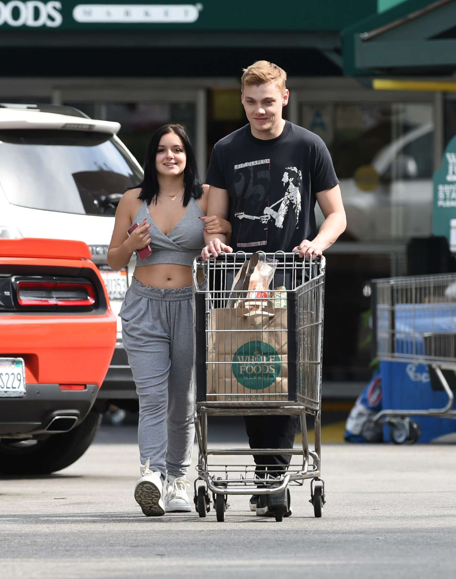 Ariel Winter 2017 : Ariel Winter grocery shopping at Whole Foods -10. 