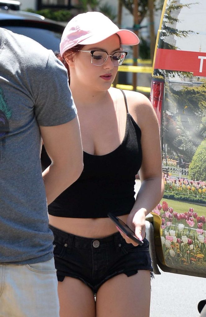 Ariel Winter in Black Shorts Arriving at a private gym in LA