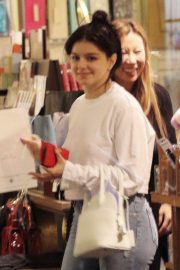 Ariel Winter - In jeans at a store in Los Angeles
