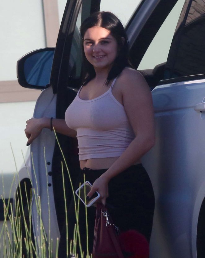 Ariel Winter - Out and About in Los Angeles