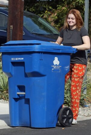 Ariel Winter - Putting out her recycled trash can in Los Angeles