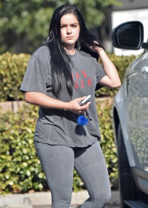 Ariel Winter - Shopping at Whole Foods in Studio City