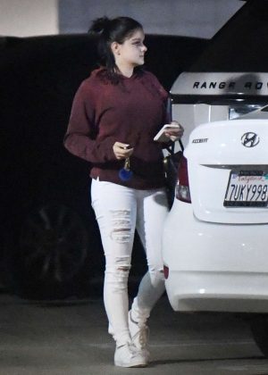 Ariel Winter - Shopping candids at Ralph's in Los Angeles