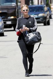Ashlee Simpson in Black Tights - Hits the gym in LA