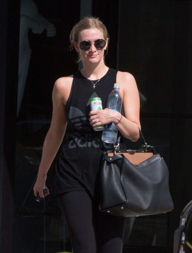 Ashlee Simpson in Tights Leaving a gym in Studio City