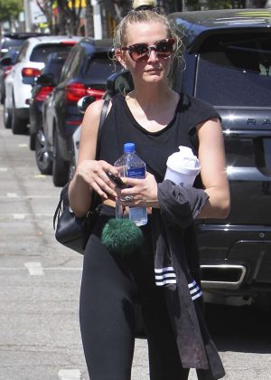Ashlee Simpson - Leaves Tracy Anderson Gym in LA