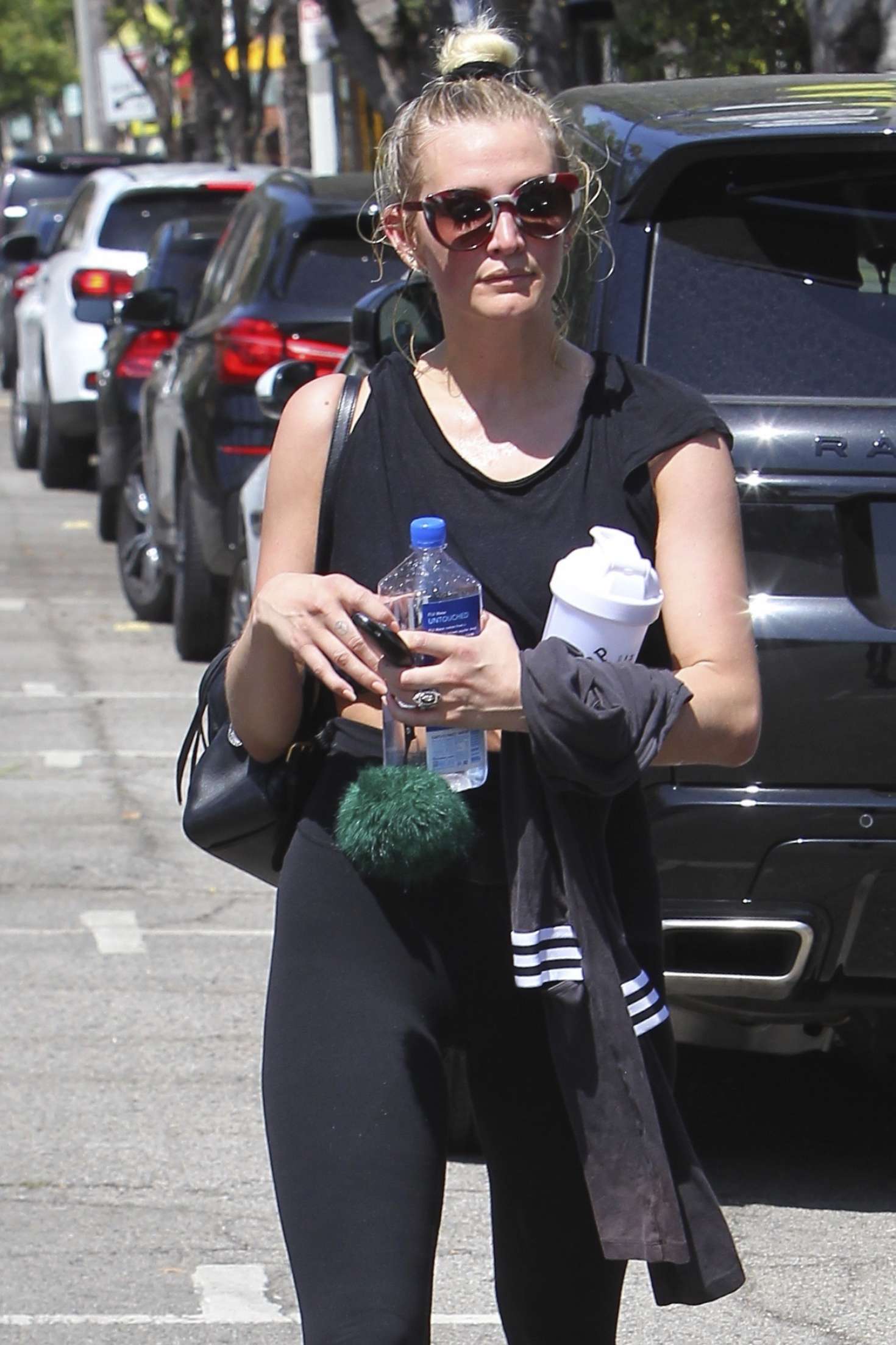 Ashlee Simpson – Leaves Tracy Anderson Gym in LA | GotCeleb