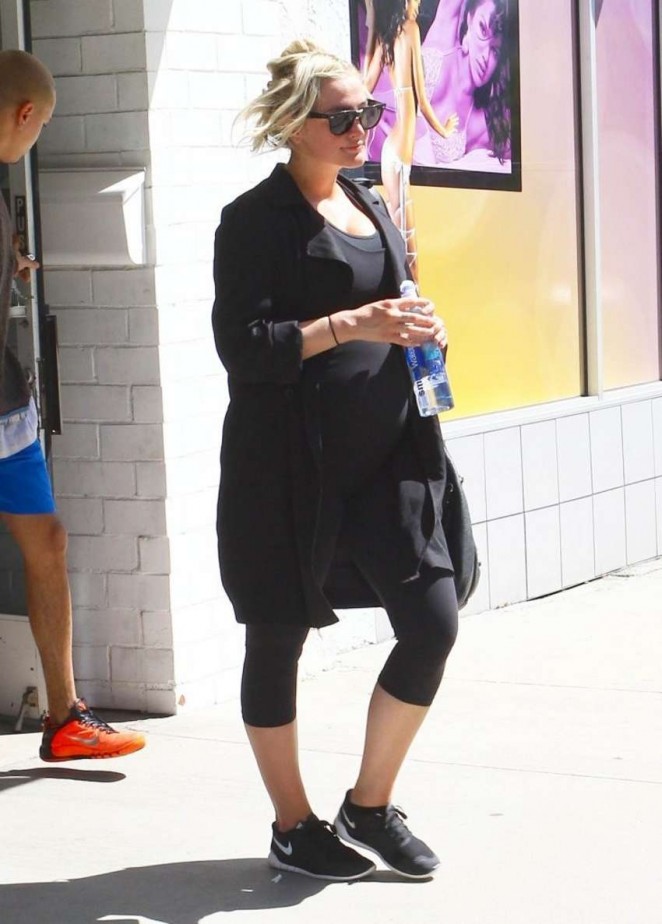 Ashlee Simpson in Leggings Leaving the gym in Studio City