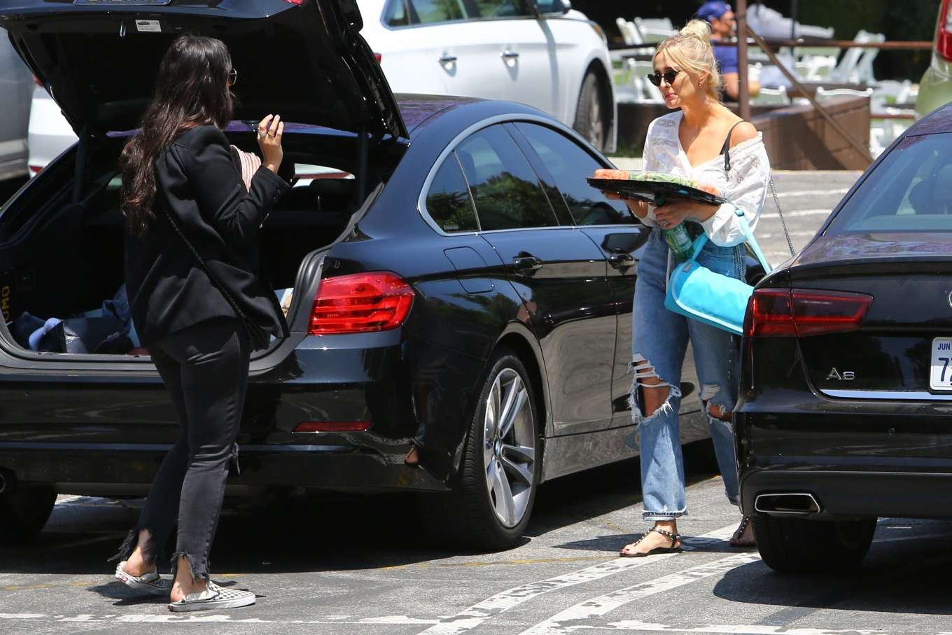 Ashlee Simpson â€“ Out in Los Angeles