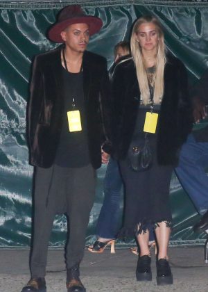 Ashlee Simpson out in Silverlake
