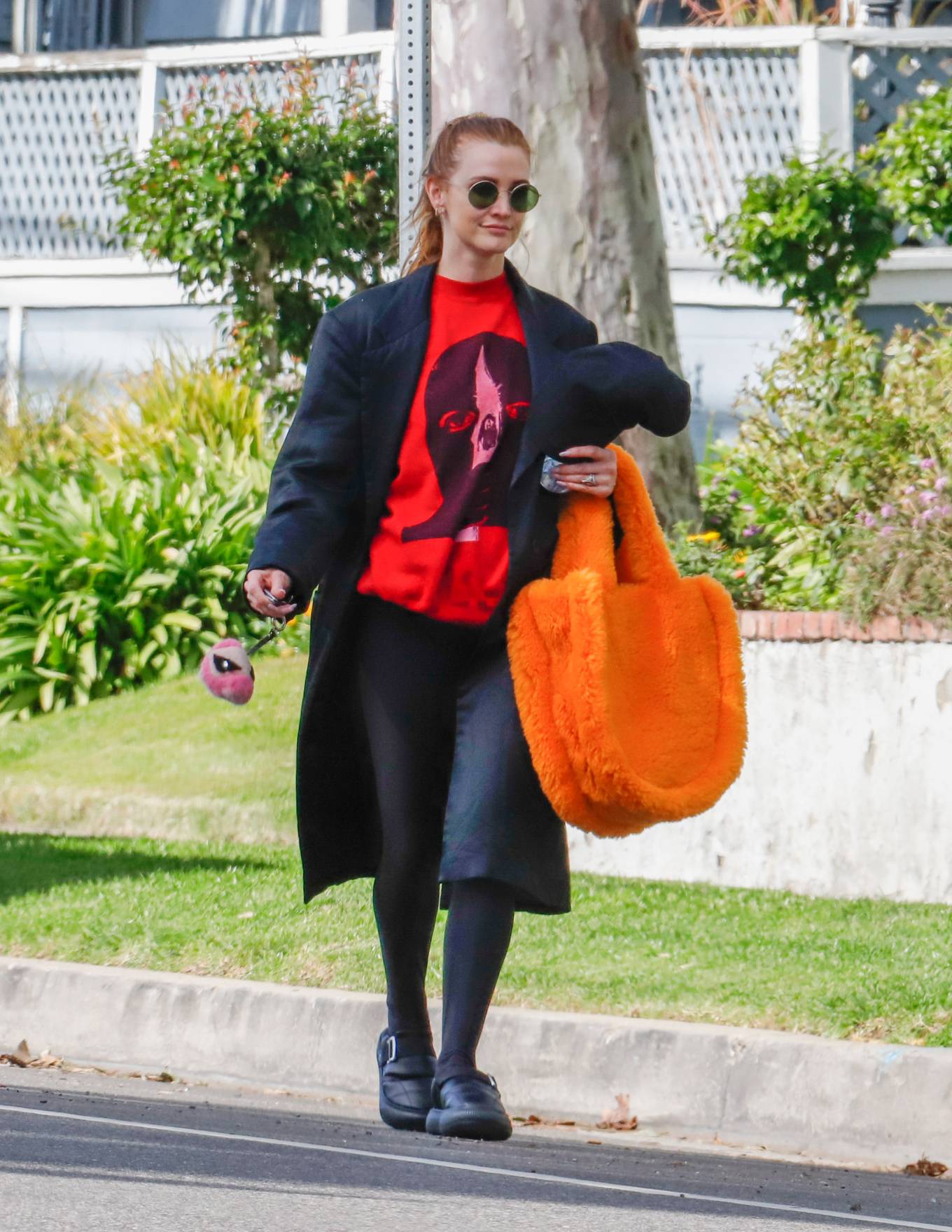 Ashlee Simpson - Seen after a yoga class in Los Angeles
