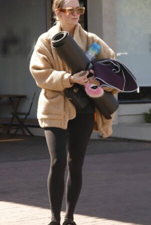 Ashlee Simpson - Seen after yoga class in Los Angeles