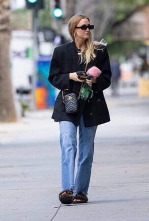 Ashlee Simpson - Seen while running errands in Studio City