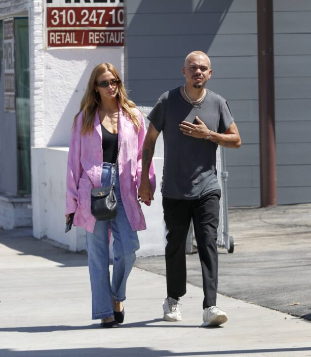 Ashlee Simpson - With Evan Ross head out in Los Angeles