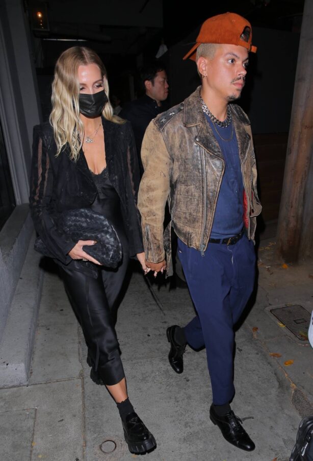 Ashlee Simpson - With her husband Evan Ross at Craig's in West Hollywood